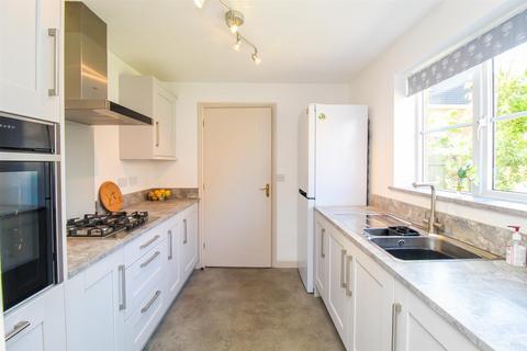 27 Weavers Chase, Wakefield, WF2 9UE