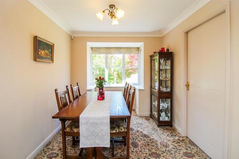 27 Weavers Chase, Wakefield, WF2 9UE