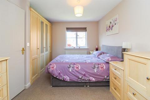 27 Weavers Chase, Wakefield, WF2 9UE