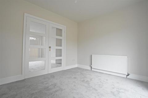 5 Tyersal Walk, Bradford, BD4 8ER