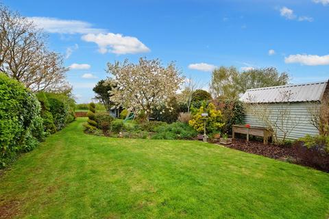 3 bedroom detached house for sale, Sandyhurst Lane, Ashford TN25