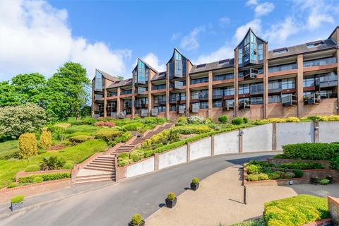 3 bedroom ground floor flat for sale, Esplanade, Rochester, Kent
