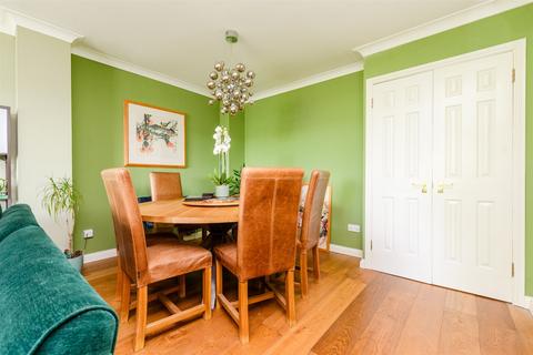 3 bedroom ground floor flat for sale, Esplanade, Rochester, Kent
