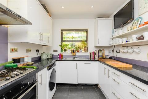 3 bedroom ground floor flat for sale, Esplanade, Rochester, Kent