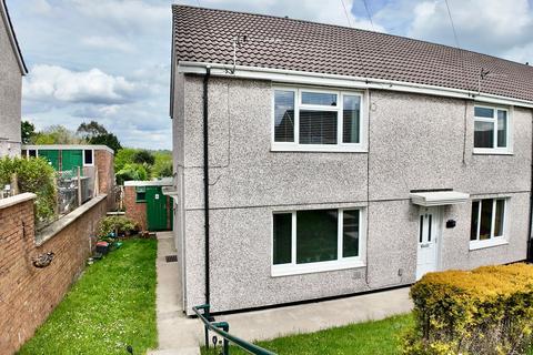 2 bedroom flat for sale, Heol Fargoed, Bargoed, CF81