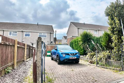 2 bedroom flat for sale, Heol Fargoed, Bargoed, CF81