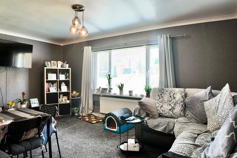 2 bedroom flat for sale, Heol Fargoed, Bargoed, CF81