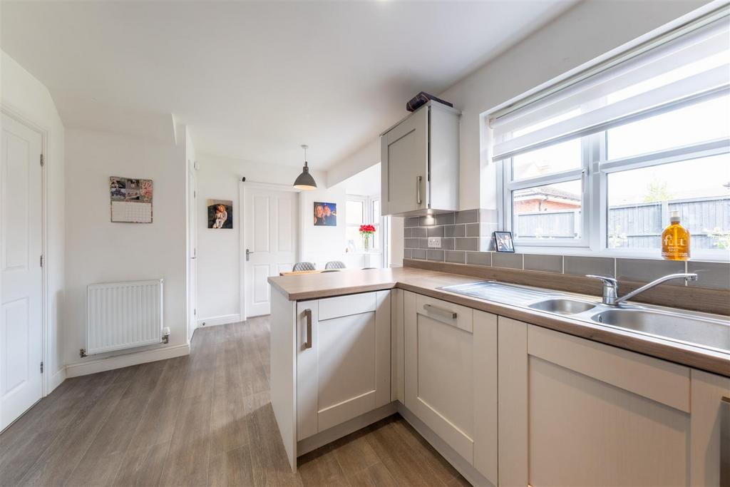 Kitchen-008.JPG