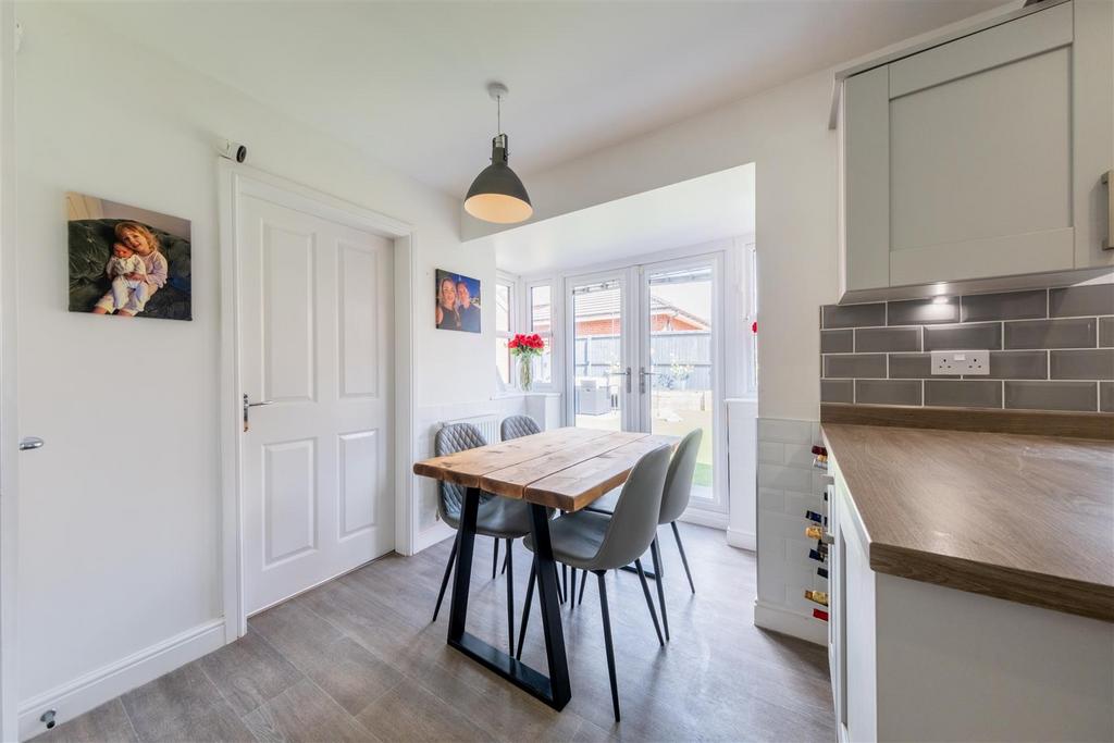 Kitchen-010.JPG