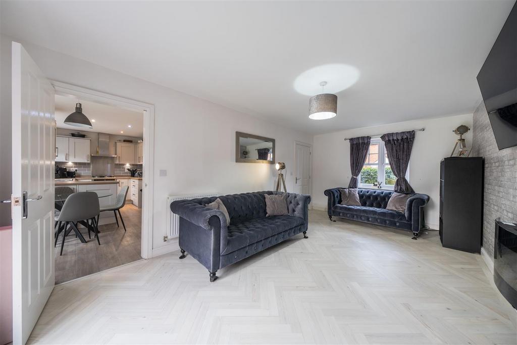 68 Western Way-017.JPG