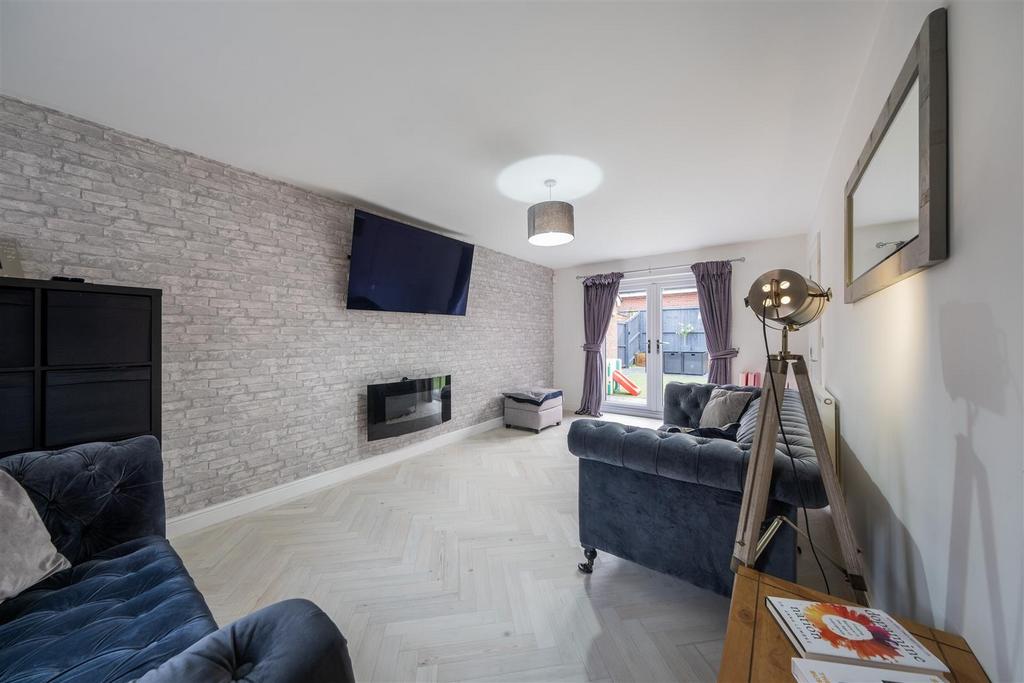 68 Western Way-014.JPG
