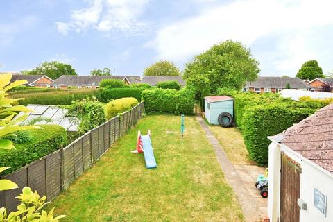 2 bedroom semi-detached bungalow for sale, Grantham Road, Waddington, Lincoln, Lincolnshire, LN5