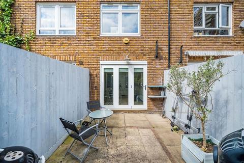3 bedroom terraced house for sale, Virginia Road, London E2