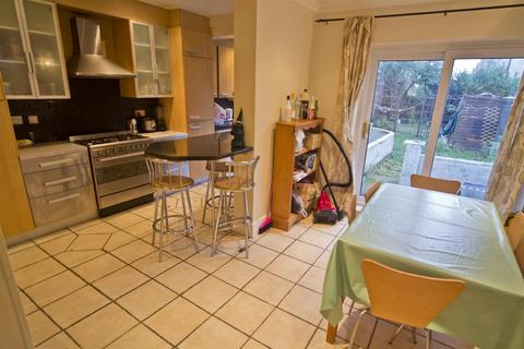 Mixed use to rent, *£105pppw excluding bills* Gordon Road, West Bridgford