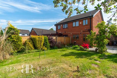 15 Barbrook Close, Standish, Wigan, WN6 0SX