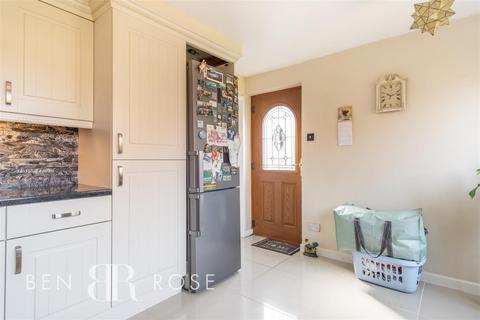 15 Barbrook Close, Standish, Wigan, WN6 0SX
