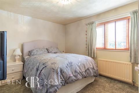 15 Barbrook Close, Standish, Wigan, WN6 0SX