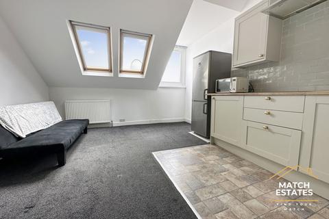 2 bedroom flat to rent, The Esplanade, Folkestone CT20