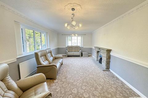 31 Longlands Road, Dewsbury, WF13 4AB
