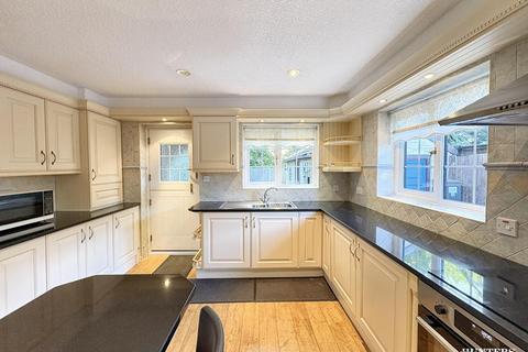 31 Longlands Road, Dewsbury, WF13 4AB