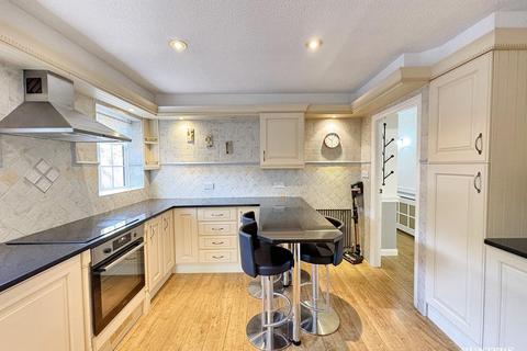 31 Longlands Road, Dewsbury, WF13 4AB