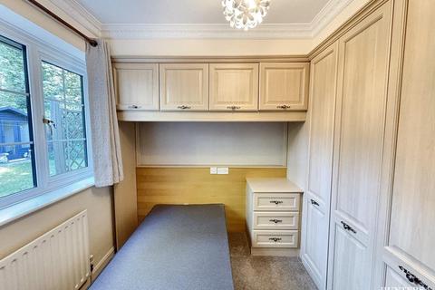 31 Longlands Road, Dewsbury, WF13 4AB