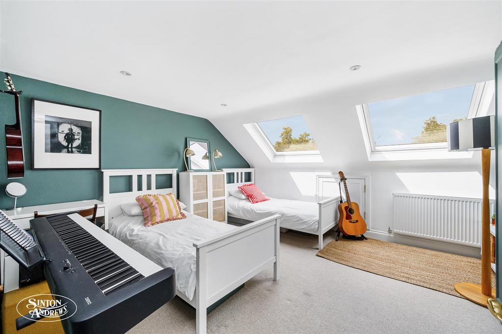10 Elthorne Avenue-17.jpg