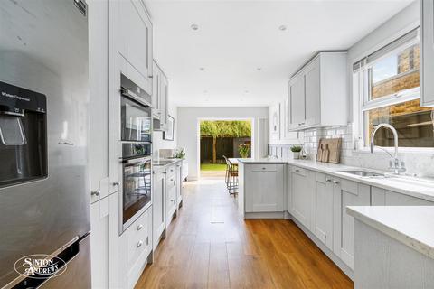 5 bedroom end of terrace house for sale, Elthorne Avenue, Hanwell
