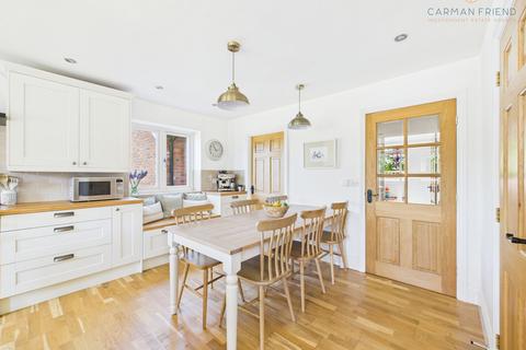 4 bedroom detached house for sale, Gatesheath Lane, Tattenhall, CH3
