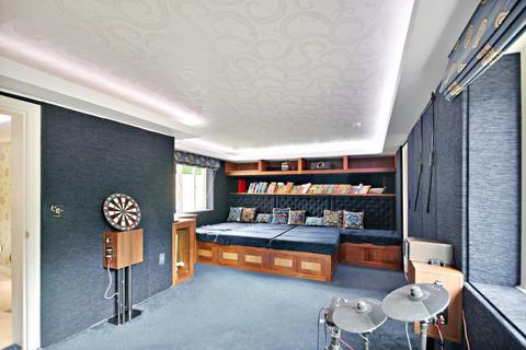 5 bedroom detached house for sale, Crawley Down Road, Felbridge, RH19