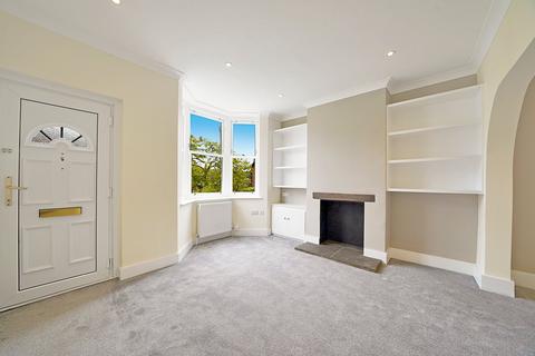 3 bedroom terraced house to rent, Aldenham Road, Radlett WD7
