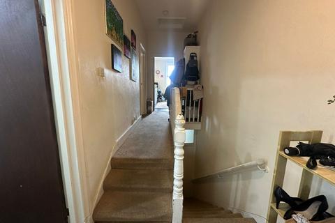 2 bedroom flat for sale, Honeywood Road, NW10 4UU
