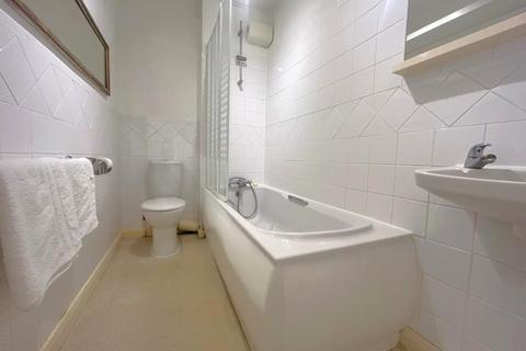 1 bedroom flat to rent, Claire Court, Westfield Park, Pinner HA5