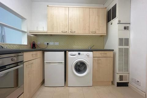 1 bedroom flat to rent, Claire Court, Westfield Park, Pinner HA5