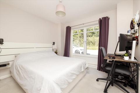 16 Bankmill View, Penicuik, EH26 8NZ