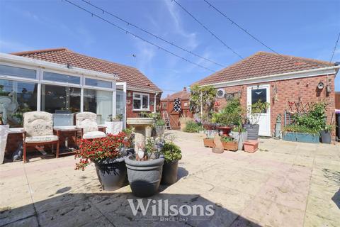 2 bedroom detached bungalow for sale, Sanders Close, Sandilands, Mablethorpe