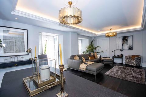 2 bedroom ground floor flat for sale, Ickenham, Uxbridge, UB10 8GB