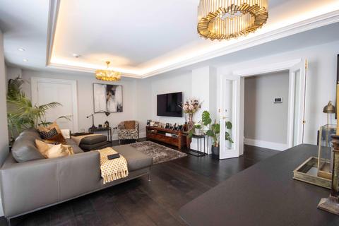 2 bedroom ground floor flat for sale, Ickenham, Uxbridge, UB10 8GB