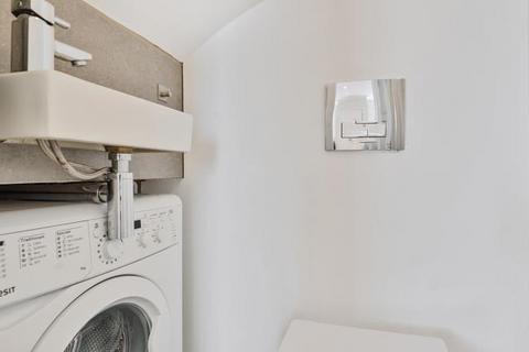5 Victoria Grove Mews, London, W2 4LN