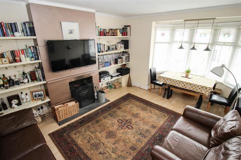 3 bedroom maisonette for sale, Pall Mall, Leigh-On-Sea