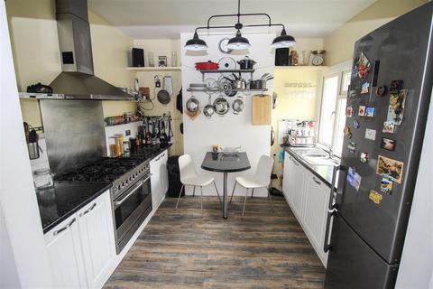 3 bedroom maisonette for sale, Pall Mall, Leigh-On-Sea