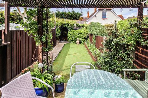 3 bedroom maisonette for sale, Pall Mall, Leigh-On-Sea