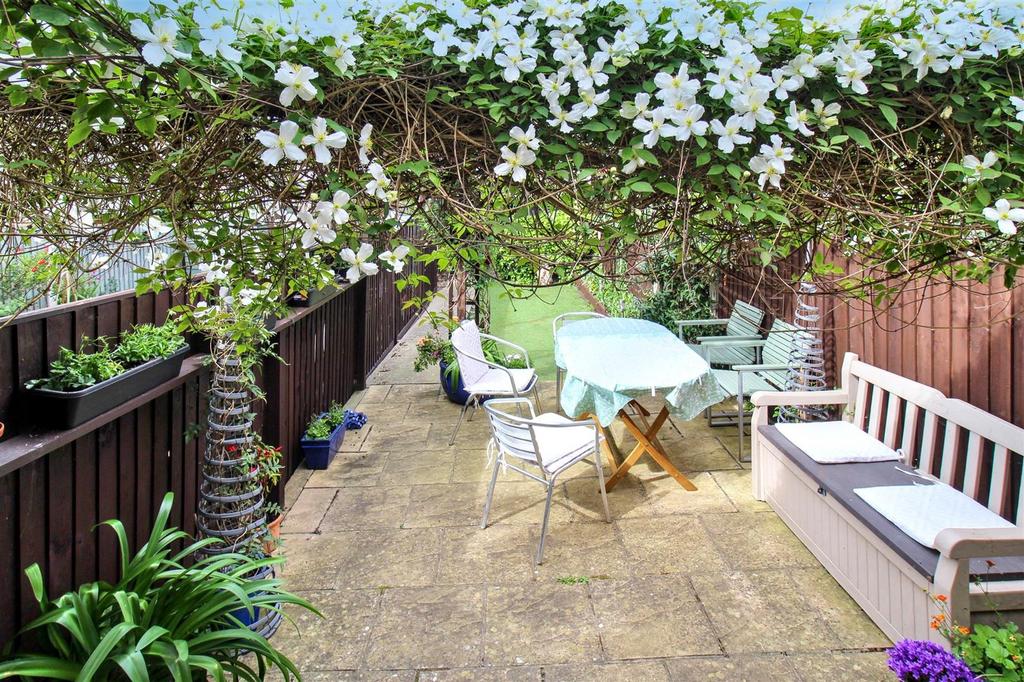 Rear Garden 2.jpg