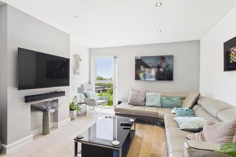 23 Alan Way, Brighton, BN2 5PF