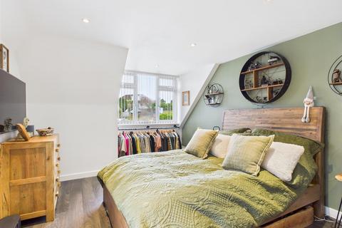 23 Alan Way, Brighton, BN2 5PF