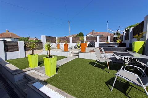 23 Alan Way, Brighton, BN2 5PF