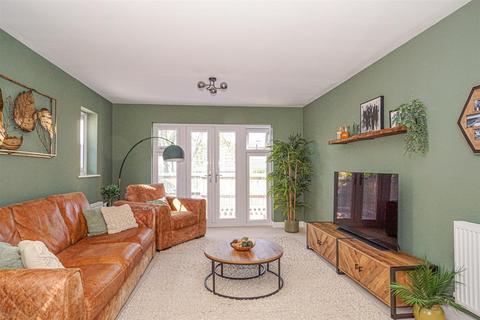 4 bedroom detached house for sale, Woodlands Way, Hastings