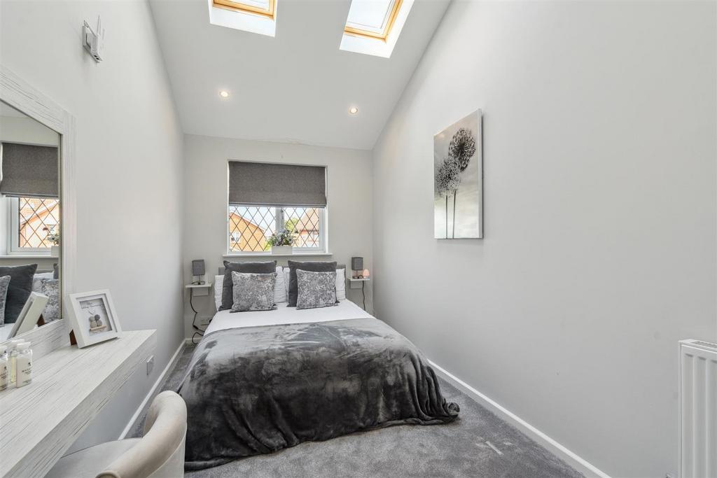 21 Charlesworth Avenue 10.jpg