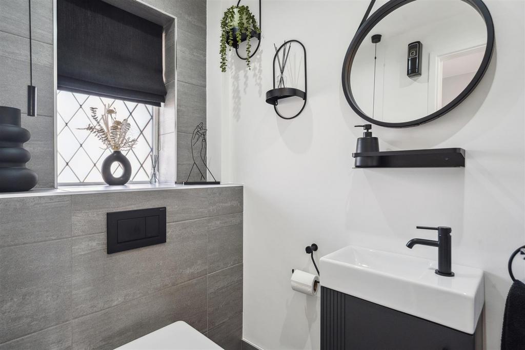 21 Charlesworth Avenue 15.jpg