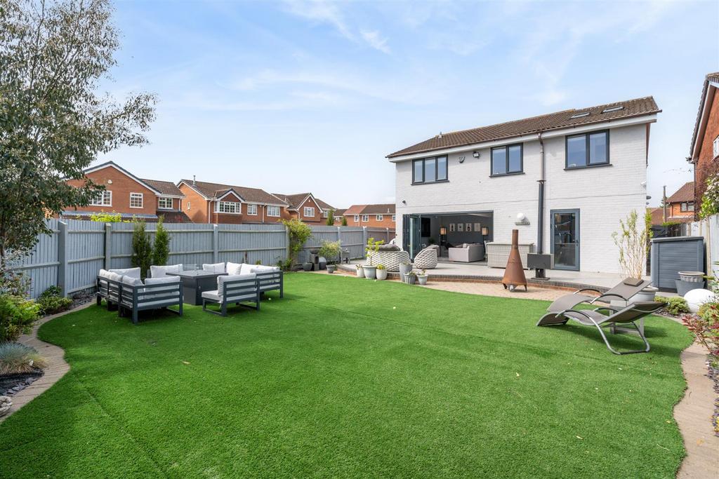 21 Charlesworth Avenue 26.jpg